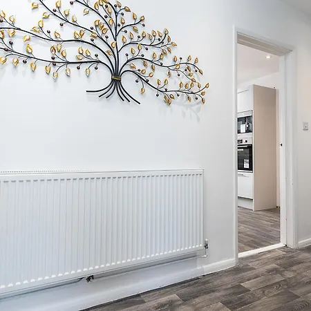 Spacious 4-Bed, 4-Bath Home Near Derby City Centre Exterior photo