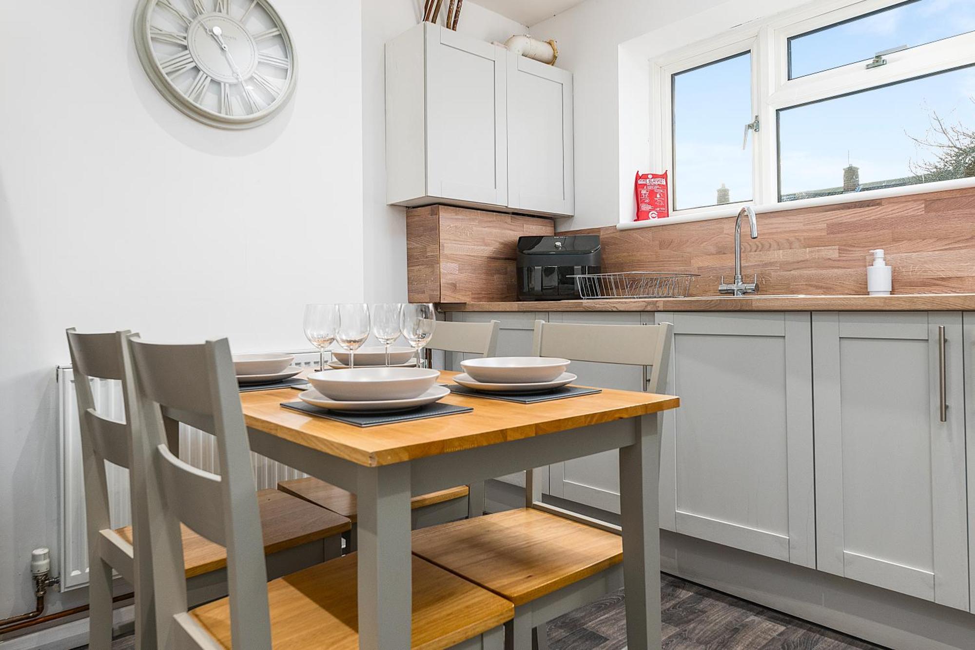Holiday home Spacious 4-bed, 4-bath Near Centre *